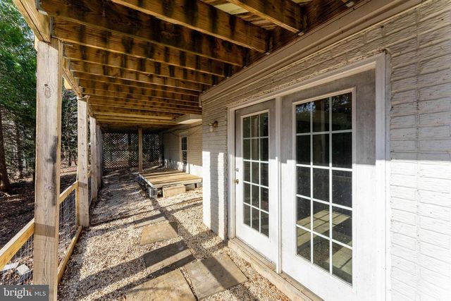 100 CRYSTAL CT, Locust Grove, VA 22508