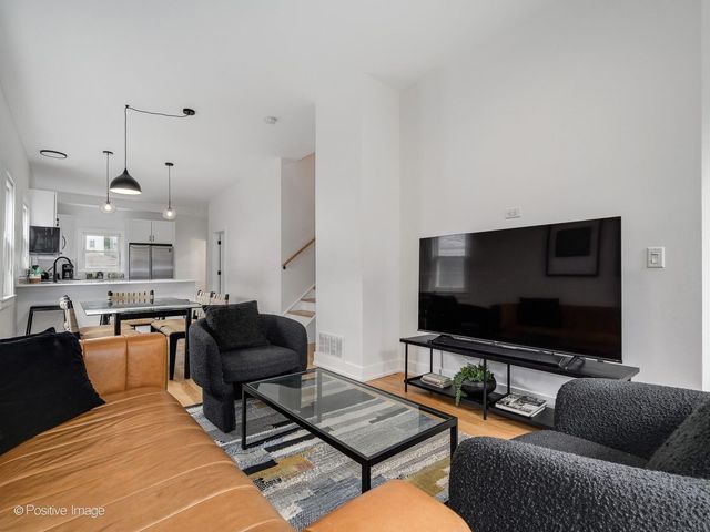 2516 N Campbell Avenue CH, Chicago, IL 60647