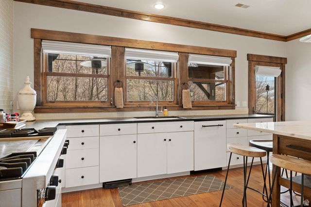 121 N OAKWOOD CIR, Springville, UT 84663