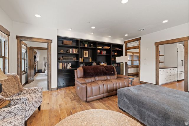 121 N OAKWOOD CIR, Springville, UT 84663