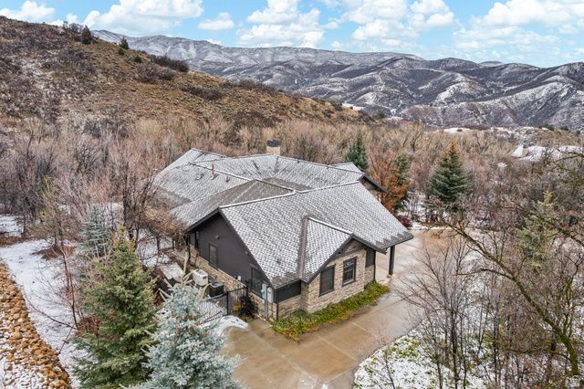 121 N OAKWOOD CIR, Springville, UT 84663