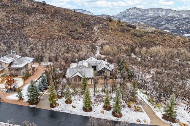 121 N OAKWOOD CIR, Springville, UT 84663