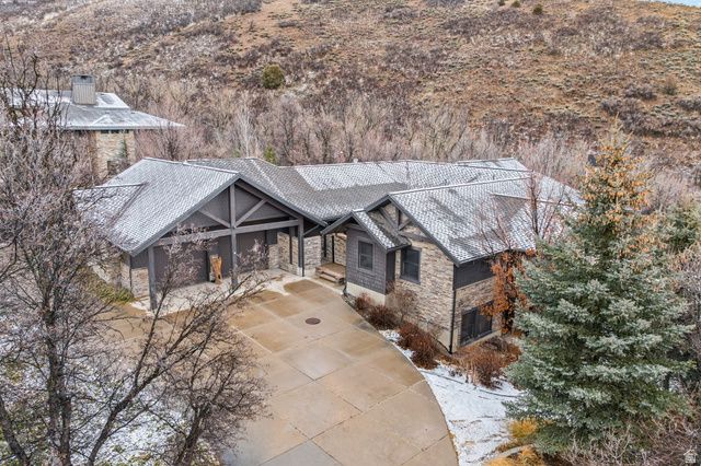 121 N OAKWOOD CIR, Springville, UT 84663