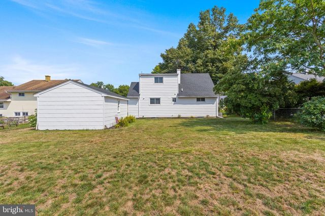 69 CHARLES BOSSERT DR, Bordentown, NJ 08505