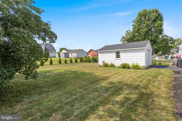 69 CHARLES BOSSERT DR, Bordentown, NJ 08505