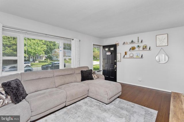 69 CHARLES BOSSERT DR, Bordentown, NJ 08505