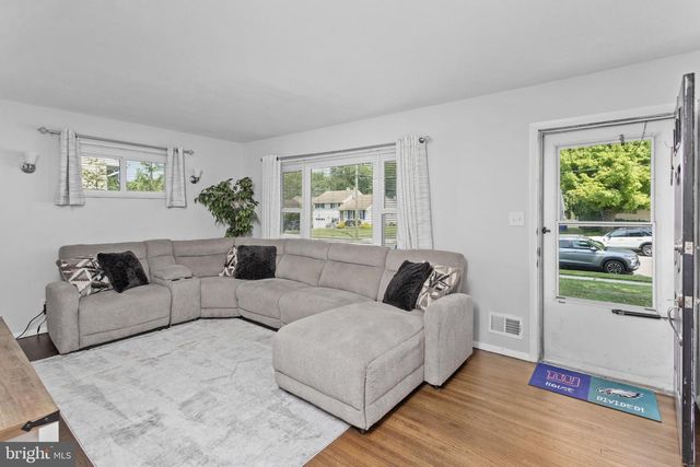 69 CHARLES BOSSERT DR, Bordentown, NJ 08505