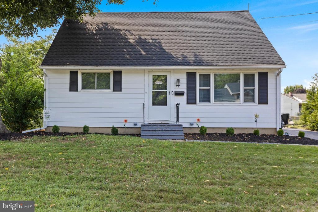 69 CHARLES BOSSERT DR, BORDENTOWN, NJ 08505 — photo 2