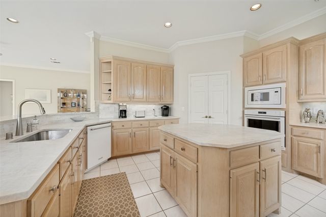 820 Parkwood Court, Mckinney, TX 75072