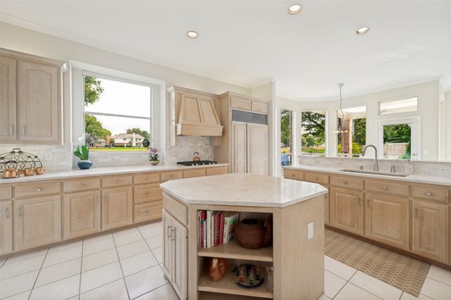 820 Parkwood Court, Mckinney, TX 75072