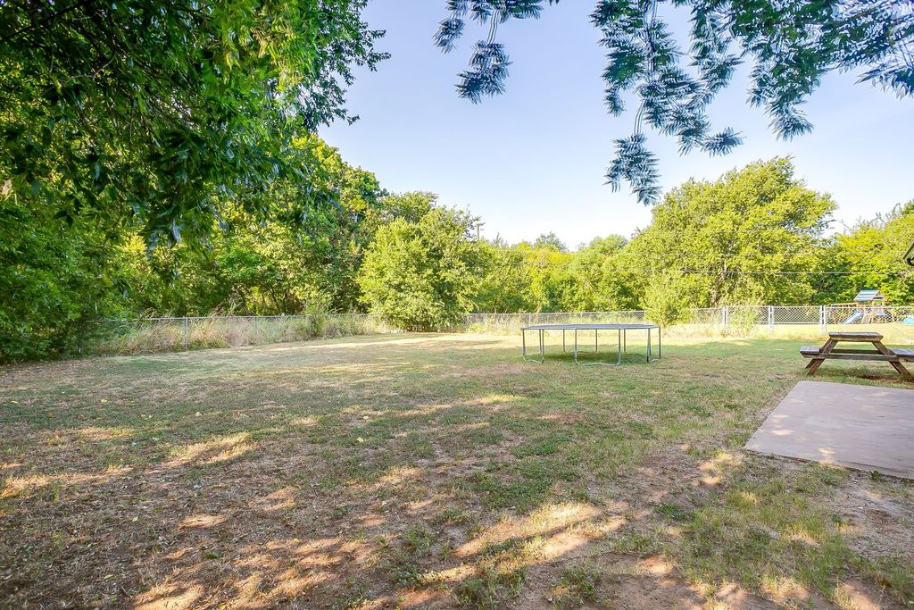 1225 Sandstone Drive, Cleburne, TX 76033 — photo 4