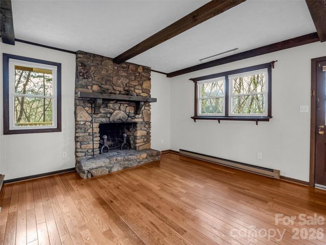 1 Alpine Way, Swannanoa, NC 28778