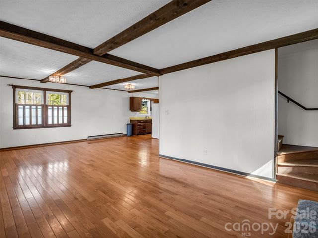 1 Alpine Way, Swannanoa, NC 28778