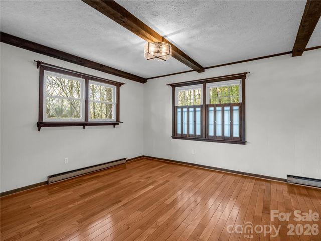 1 Alpine Way, Swannanoa, NC 28778