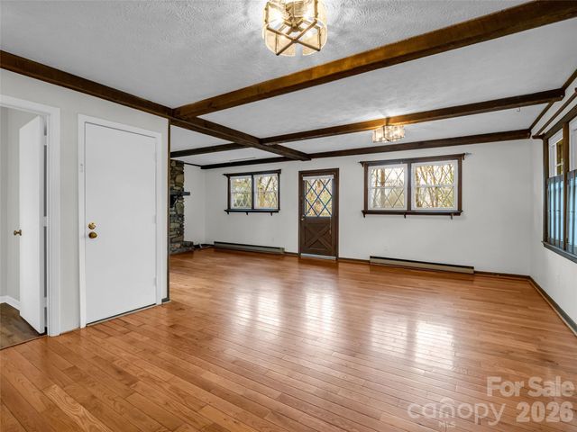 1 Alpine Way, Swannanoa, NC 28778