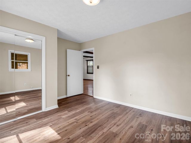 1 Alpine Way, Swannanoa, NC 28778