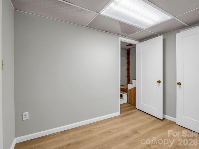 1 Alpine Way, Swannanoa, NC 28778