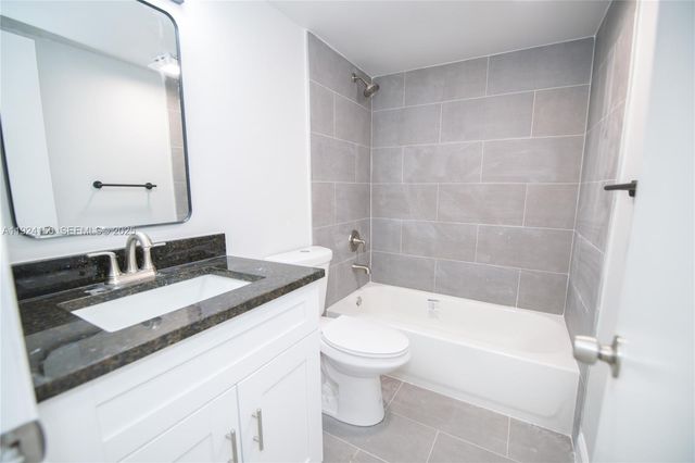 8704 NW 35th St 104, Coral Springs, FL 33065