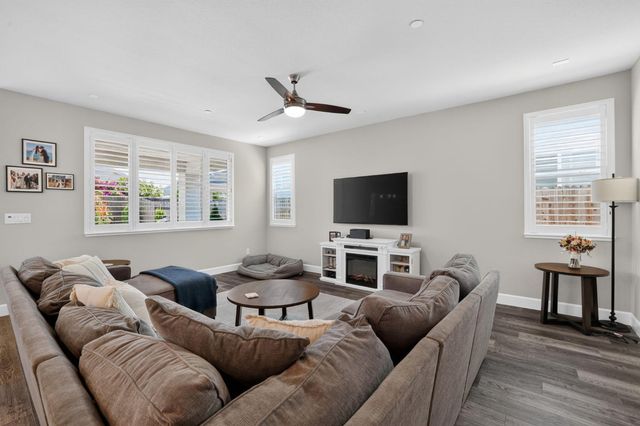 3113 Vaughn Way, Roseville, CA 95747
