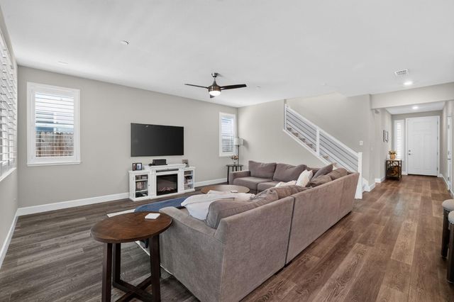 3113 Vaughn Way, Roseville, CA 95747