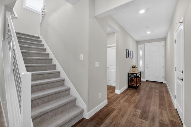 3113 Vaughn Way, Roseville, CA 95747