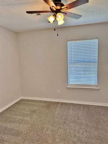 152 SW 69th ST, Lawton, OK 73505