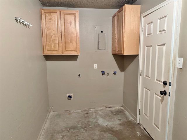 152 SW 69th ST, Lawton, OK 73505