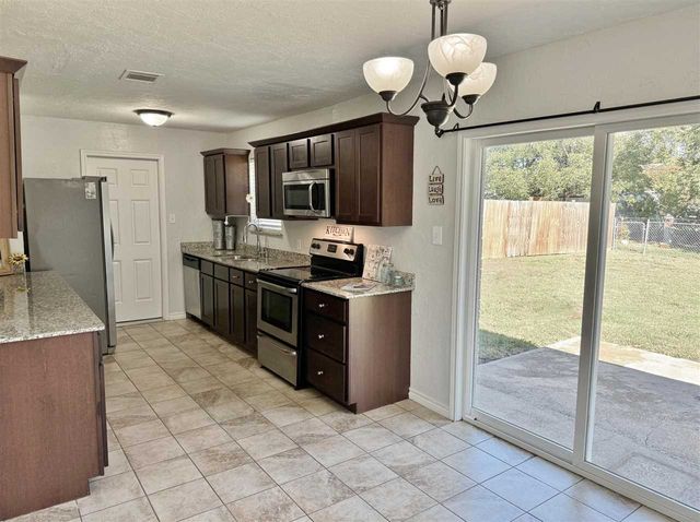 152 SW 69th ST, Lawton, OK 73505