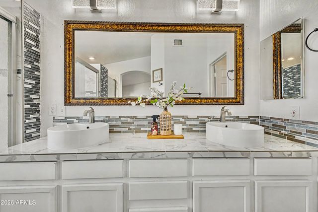 8826 E PALM RIDGE Drive, Scottsdale, AZ 85260