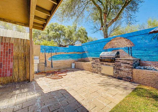 8826 E PALM RIDGE Drive, Scottsdale, AZ 85260