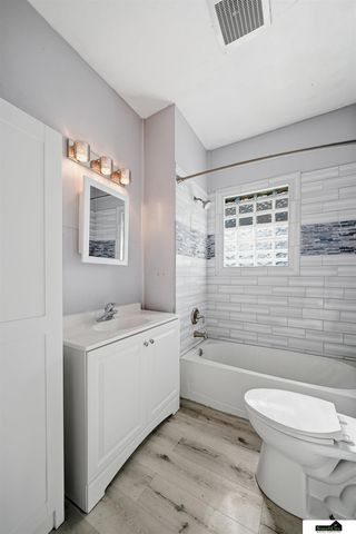 2000 S 27th Street, Lincoln, NE 68502