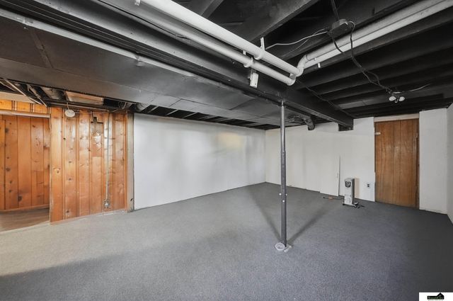 2000 S 27th Street, Lincoln, NE 68502