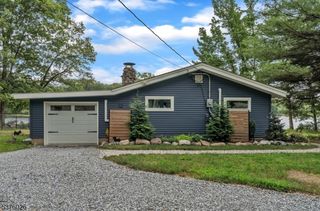 939 Plymouth Lake Dr, Stillwater Twp., NJ 07860
