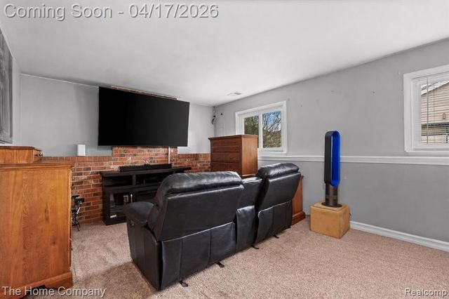 23410 Kenmore Avenue, Flat Rock, MI 48134