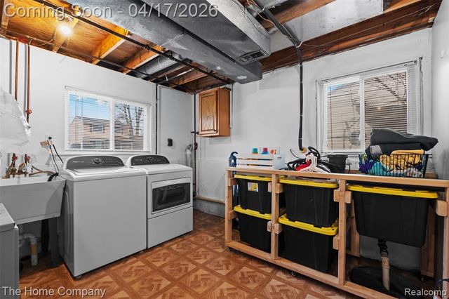 23410 Kenmore Avenue, Flat Rock, MI 48134