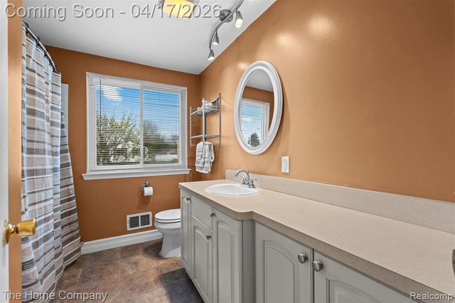 23410 Kenmore Avenue, Flat Rock, MI 48134