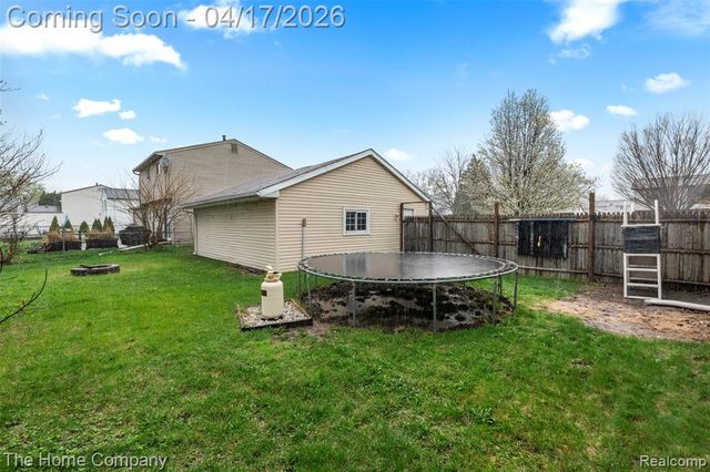 23410 Kenmore Avenue, Flat Rock, MI 48134