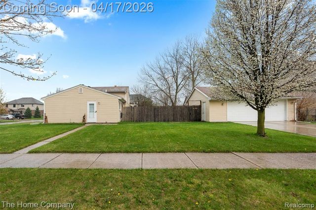 23410 Kenmore Avenue, Flat Rock, MI 48134