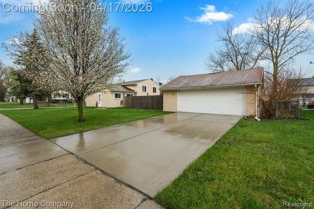 23410 Kenmore Avenue, Flat Rock, MI 48134