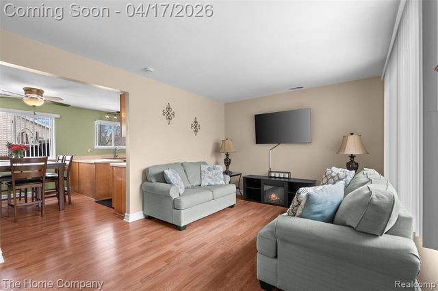 23410 Kenmore Avenue, Flat Rock, MI 48134