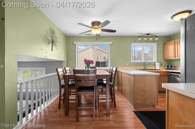 23410 Kenmore Avenue, Flat Rock, MI 48134