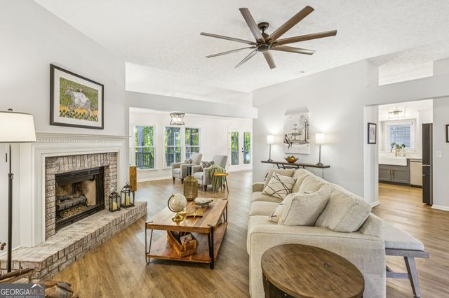 2158 Marne Glen NW, Kennesaw, GA 30152