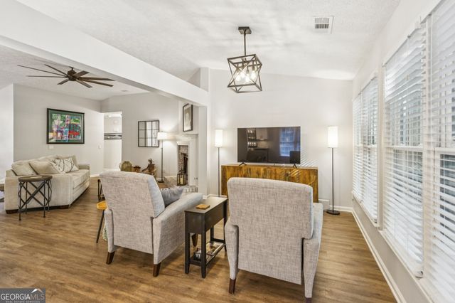 2158 Marne Glen NW, Kennesaw, GA 30152