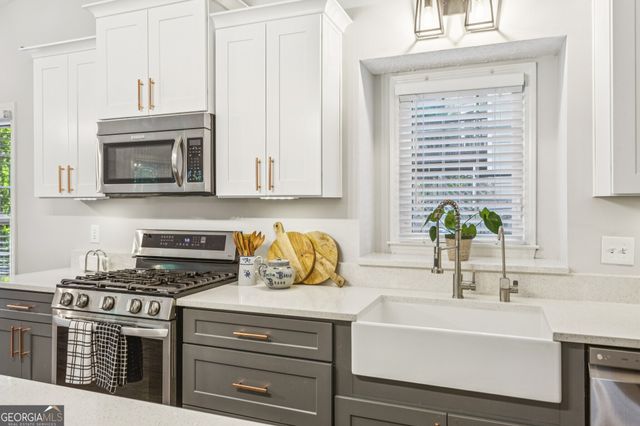 2158 Marne Glen NW, Kennesaw, GA 30152