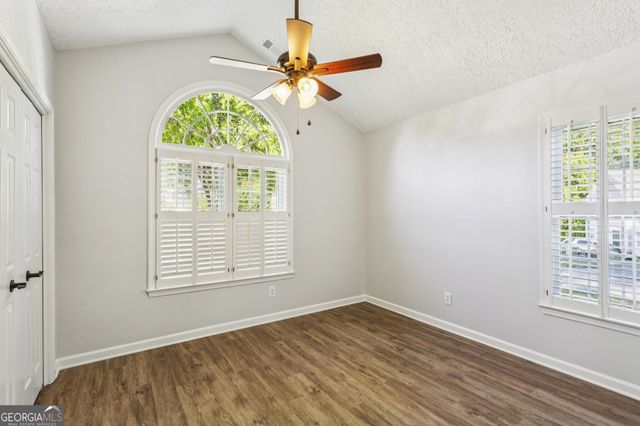 2158 Marne Glen NW, Kennesaw, GA 30152