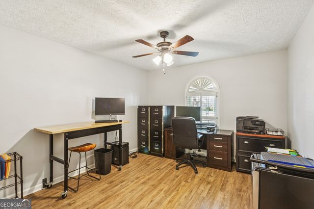 2158 Marne Glen NW, Kennesaw, GA 30152