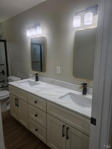 5 Alta Loma Dr, American Canyon, CA 94503