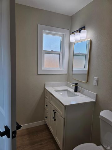 5 Alta Loma Dr, American Canyon, CA 94503