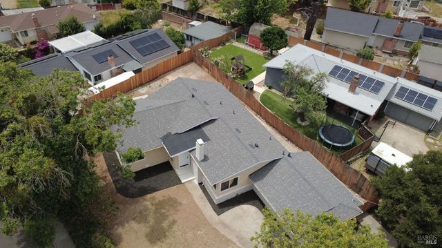 5 Alta Loma Dr, American Canyon, CA 94503