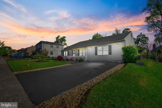1839 HOLLANDALE DR, Bensalem, PA 19020